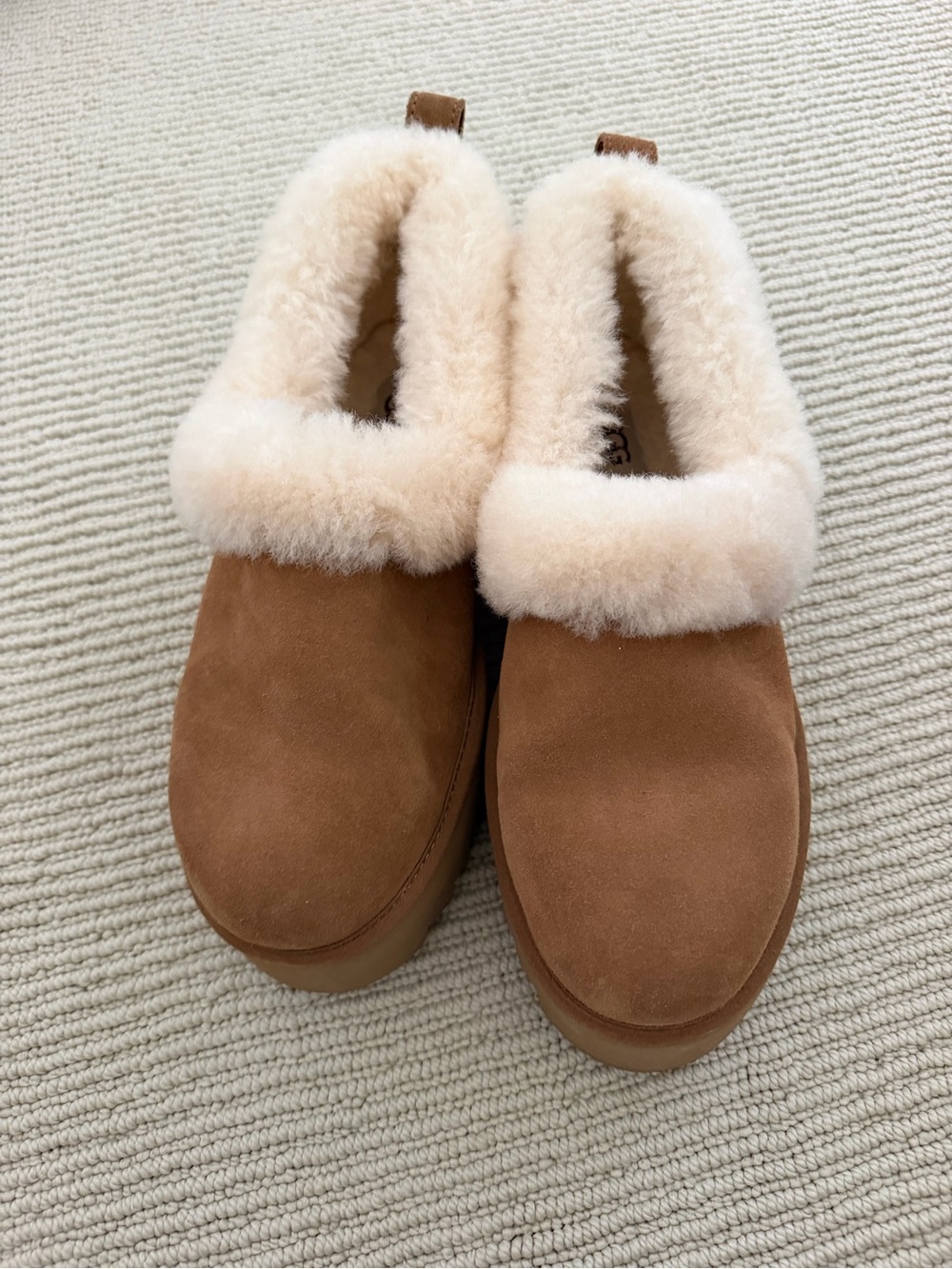 NWOT UGG Tazzelle Slippers